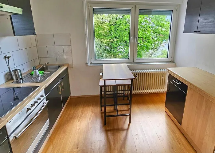 2,5 Mit Balkon Apartment *
